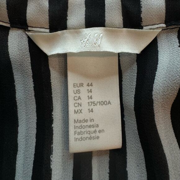 H&M Long Black/White Beatle Juice Button Down Top Shirt 14 Xlarge - Picture 3 of 5